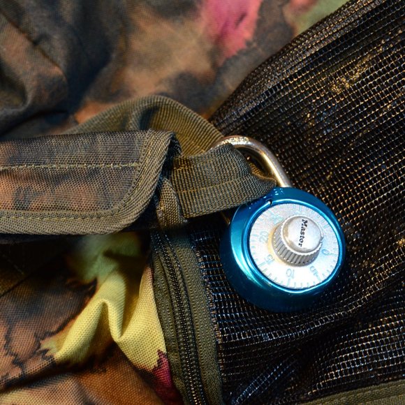 Burton Camo Soft Shell Snowboard Duffle Bag Long Zip Close Travel Bag Large - Picture 4 of 6